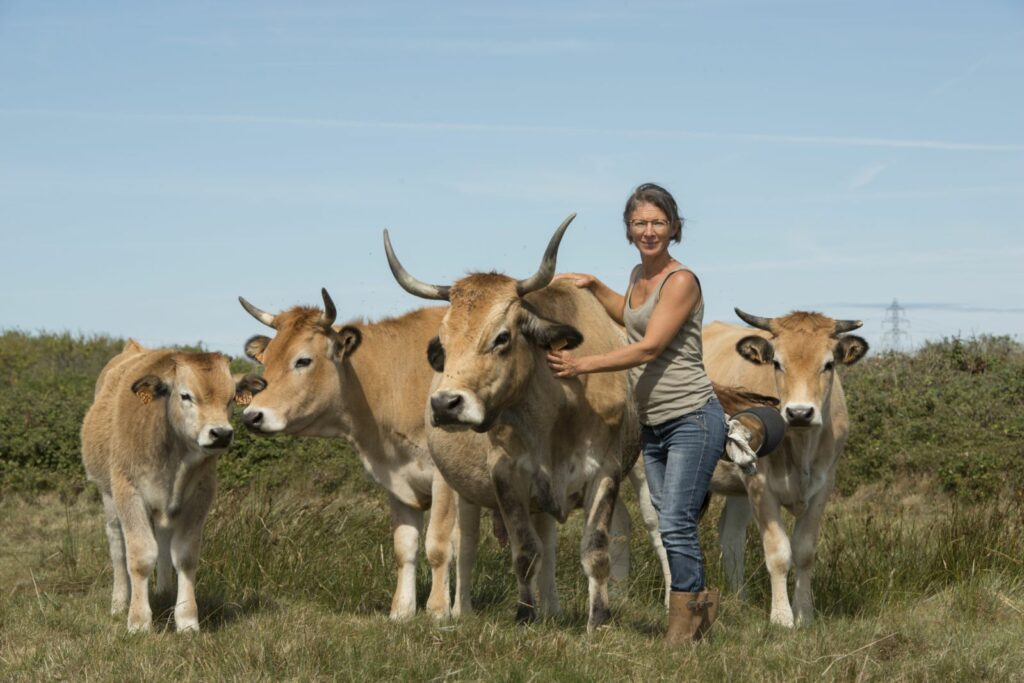 Larissa et ses vaches - photo David Guillonneau