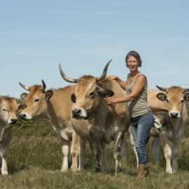 Larissa et ses vaches - photo David Guillonneau