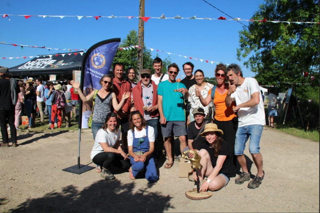 Jumelles et bottes de foin 17 mai 2025