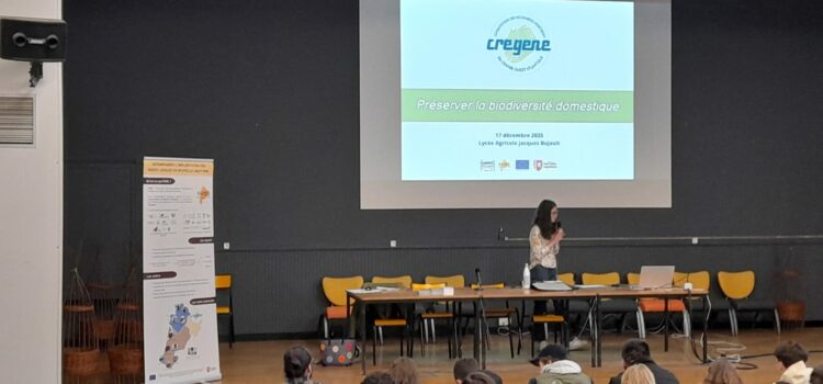 Formation des étudiantes et étudiants : la filière Biodiversités Maraîchines au lycée de Melle Intervention au Lycée agricole de Melle - Photo Cregene
